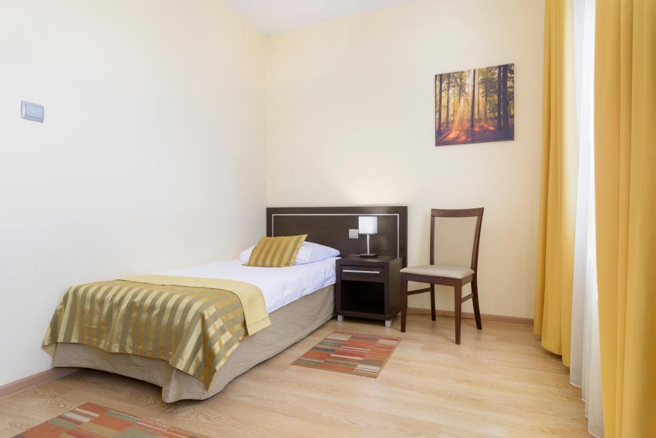 Hotel Safir Познань Екстер'єр фото