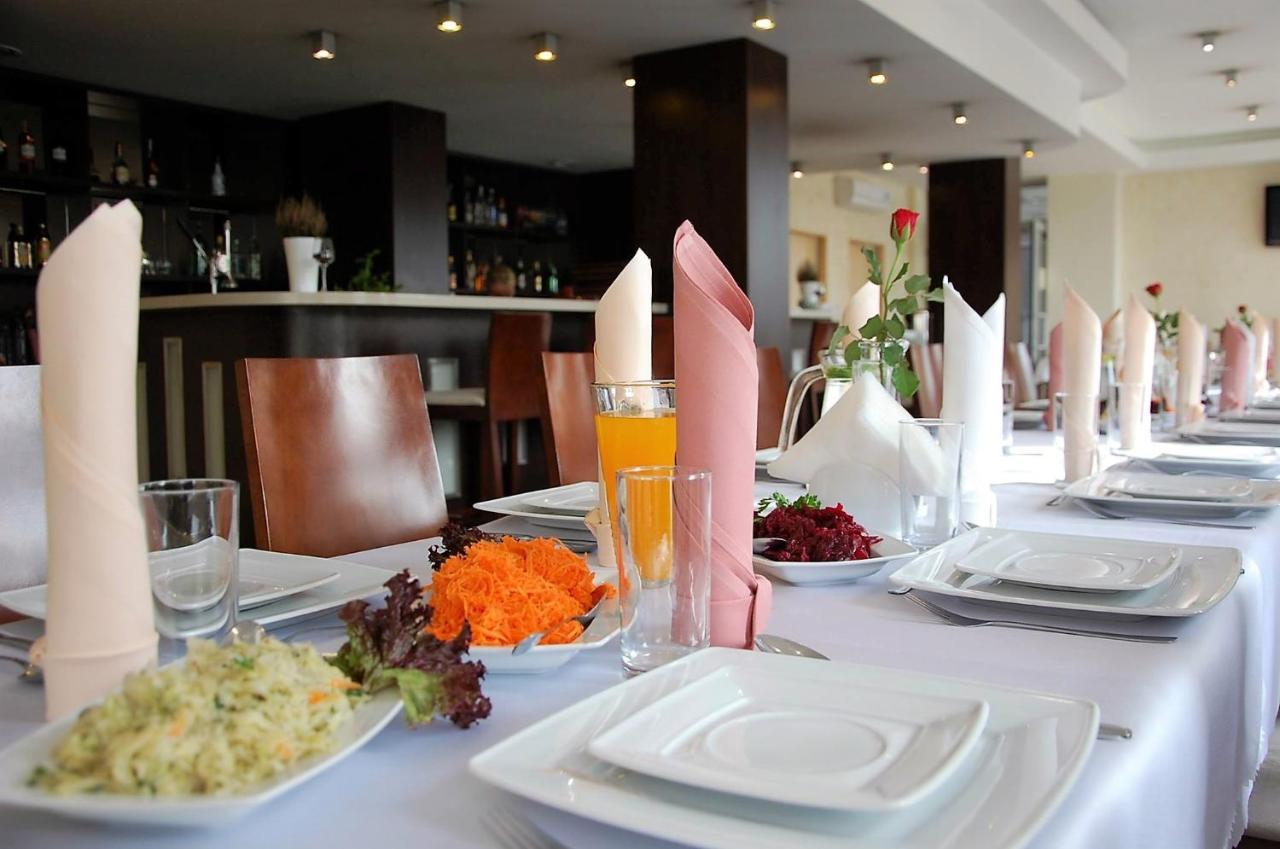 Hotel Safir Познань Екстер'єр фото